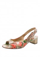 Под юбкой бeз трусов